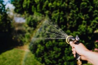 Pompe de surface adaptée à l'arrosage de jardin