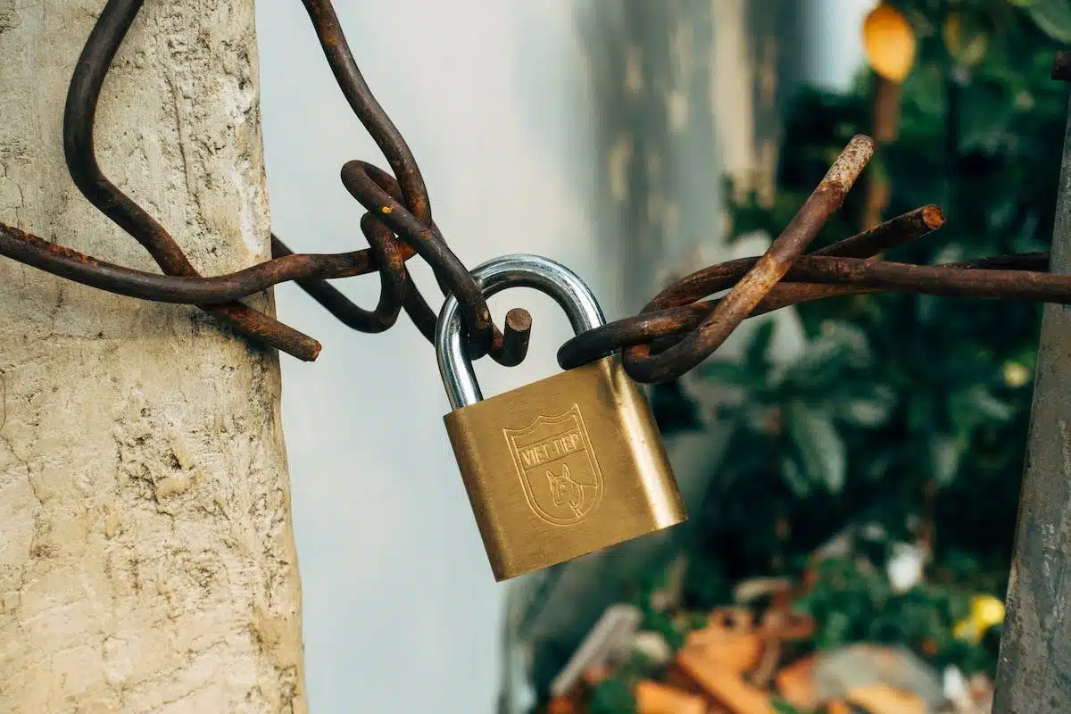 Comment ouvrir une ancienne serrure sans une clé guide étape par étape pour les serrures