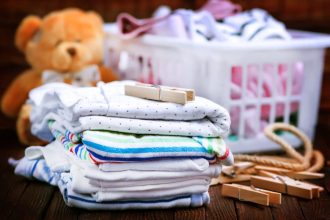 Vêtements en matières douces pour le confort des bébés